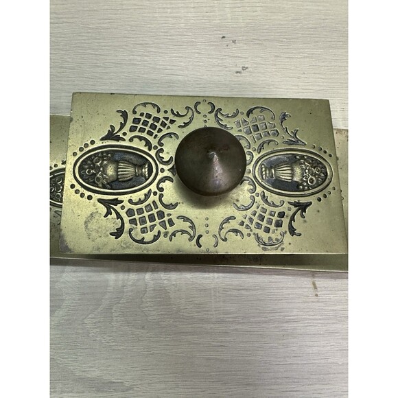 Art Nouveau Bradley & Hubbard Bronze Inkwell and Ink Blotter - Picture 4 of 14